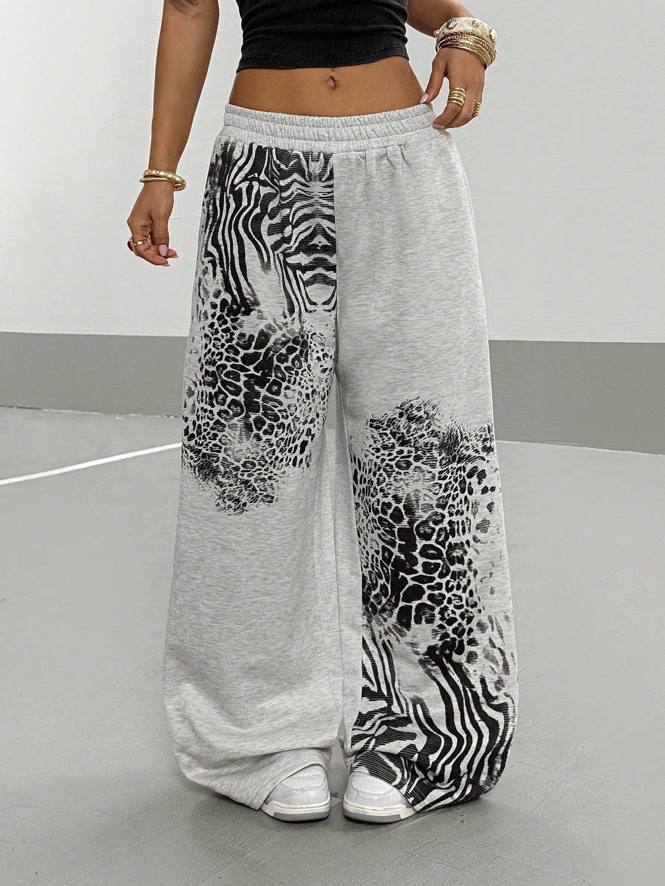 StreetHx Women's Light Grey Leopard Print Streetwear Athleisure Oversized Punk Y2K Baddie Academia Back To School Sports Homewear Casual Sweatpants Summer