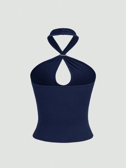 Sweetra Sexy Backless Solid Color Metal Decor Fitted Crop Top, Chic & Stylish