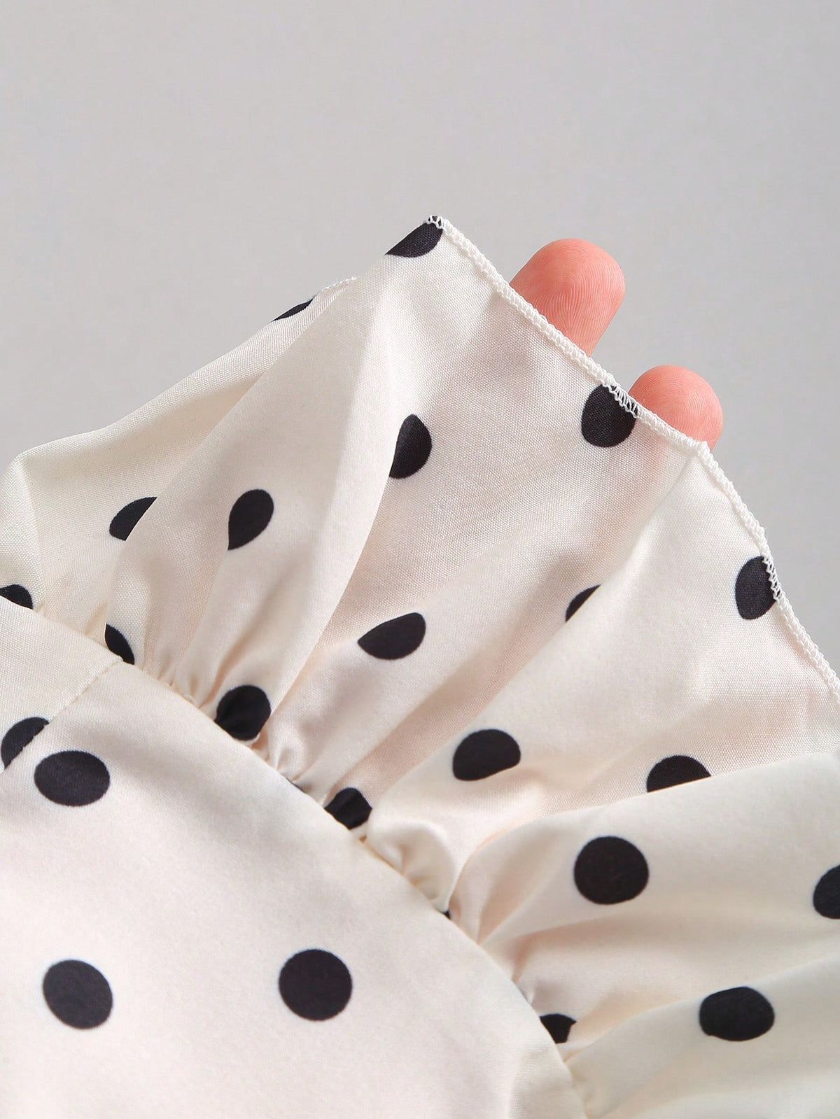Sweetra Women's Polka Dot Pleated Casual Versatile Daily Wear Blouse