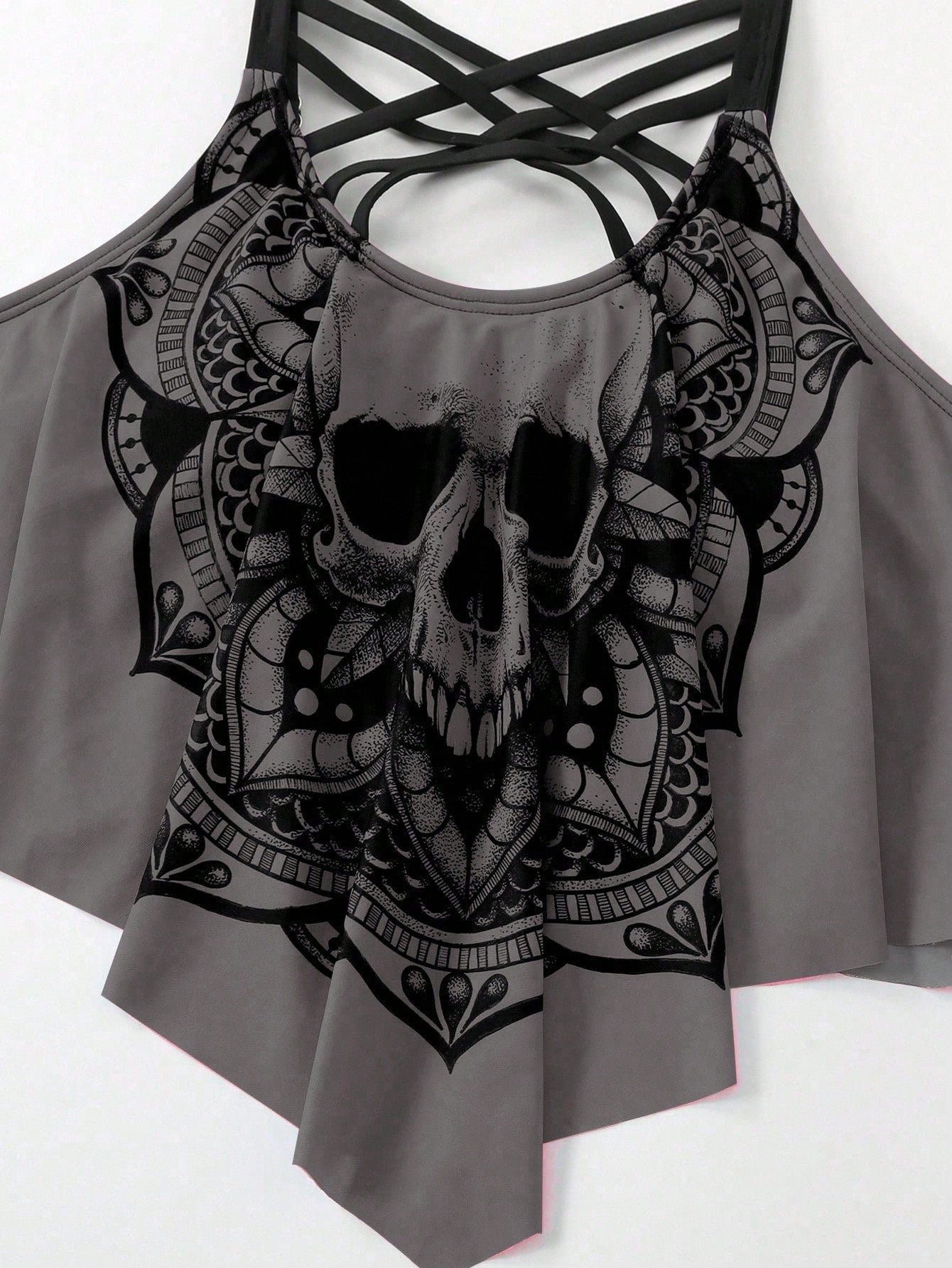 Swim Curve Plus Size Summer Beach Skull Print Asymmetrical Hem Spaghetti Strap Top And Ruched Bottom Tankini Set, Perfect For Pool Party, Halloween