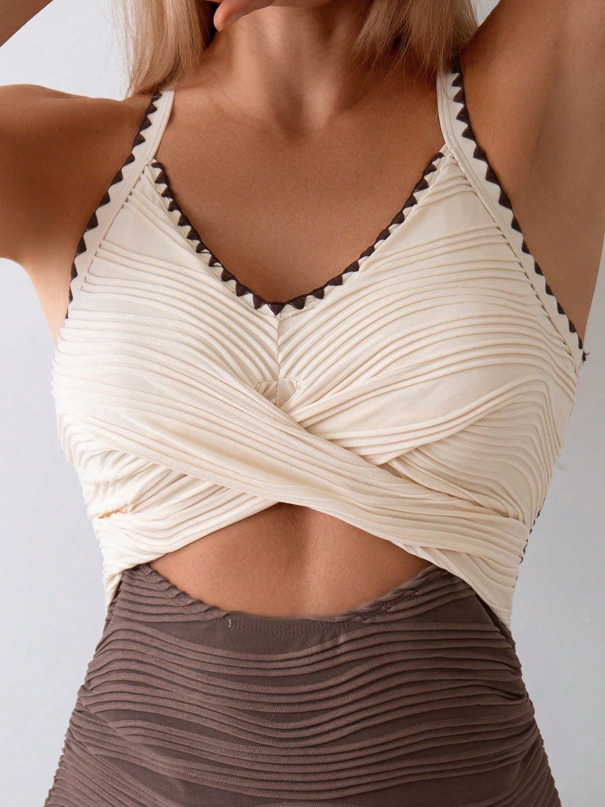 Swim Lushoire 1pc Women's One-Piece Swimsuit, Wavy Pattern Sexy European-American Style Conservative Criss-Cross Beach Swimsuit