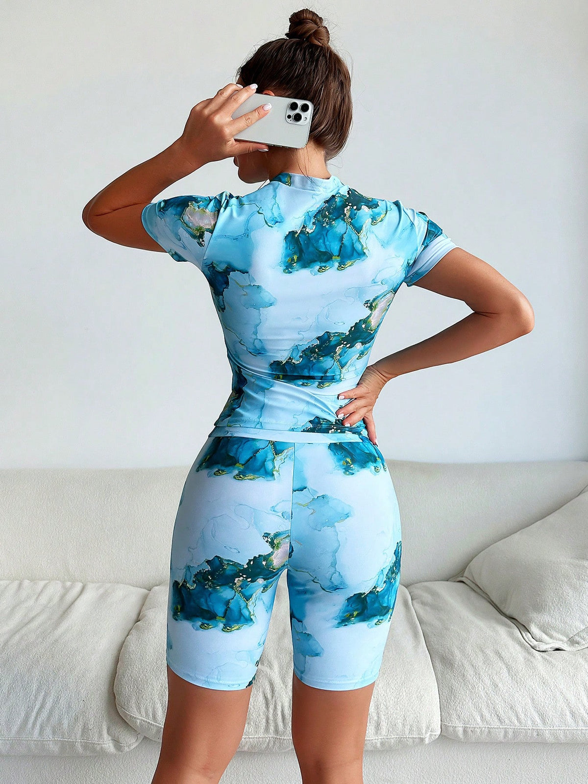 Swim SPRTY Summer Beach Marble Print Rashguard With Short Sleeve