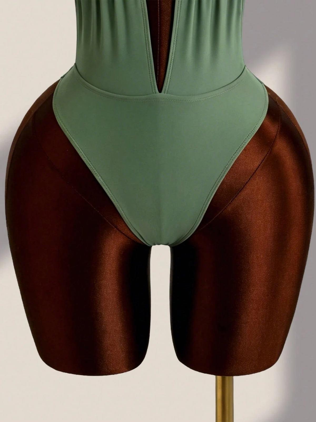 Swim Vcay New Women's Sexy Solid Color Metal Chain Strap Halter One-Piece Swimsuit, Suitable For Beach, Pool, Vacation