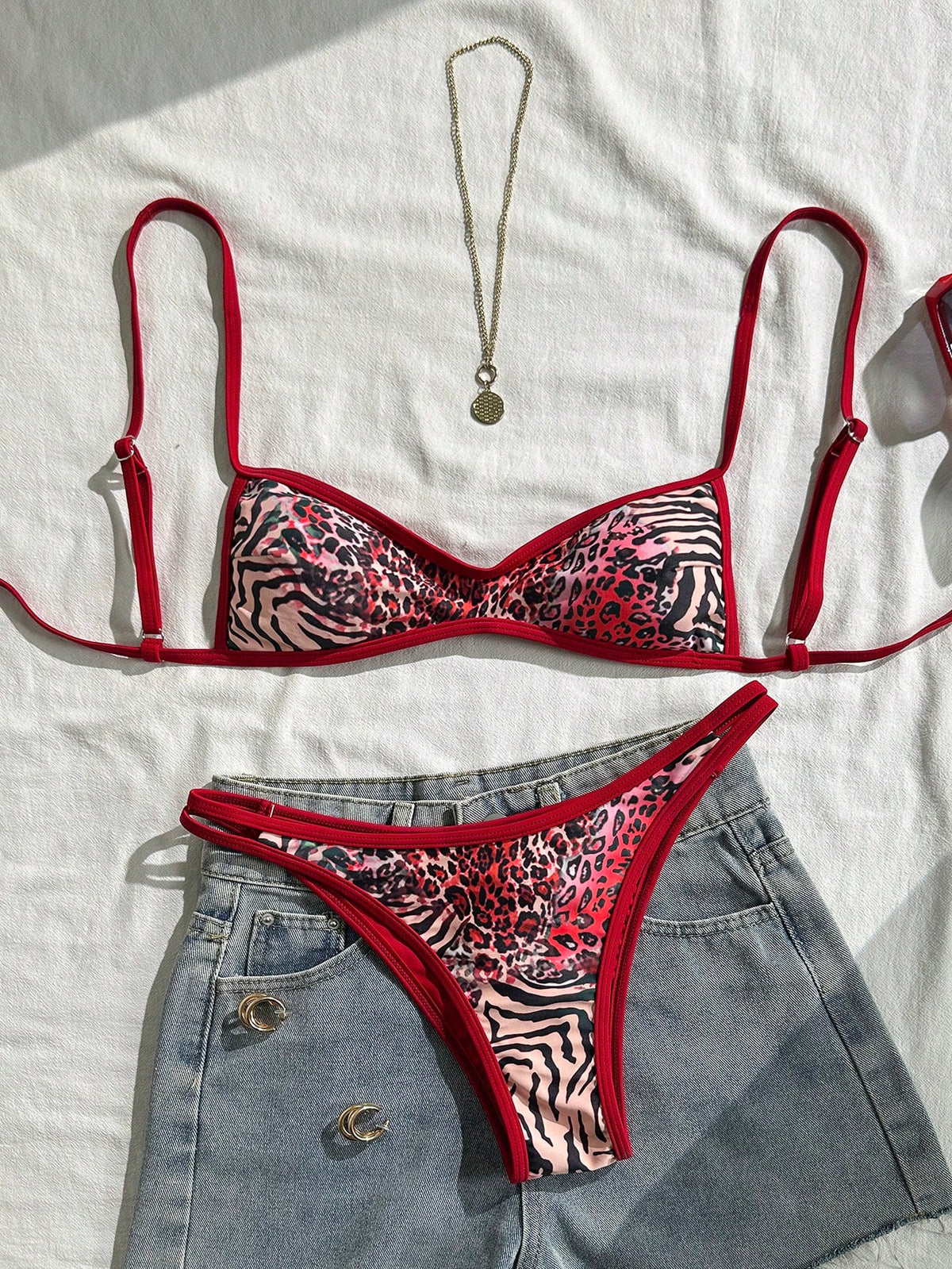 Swim Vcay Random Print Wireless Adjustable Strap Top & Shorts Women Summer Beach Holiday Bikini Set