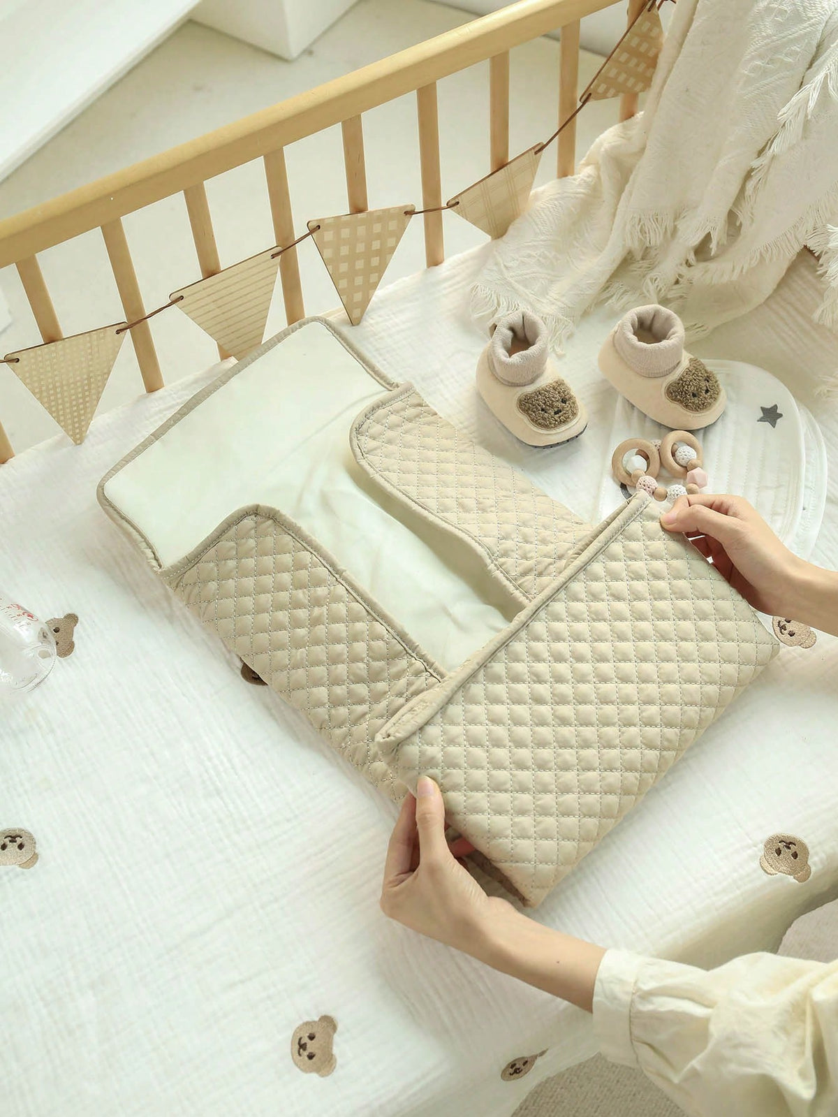 Thick Quilted Diaper Bag With Pad, Suitable For Baby Boys And Girls, Machine Washable, Indoor And Outdoor Use, Essential Baby Item, Great Gift