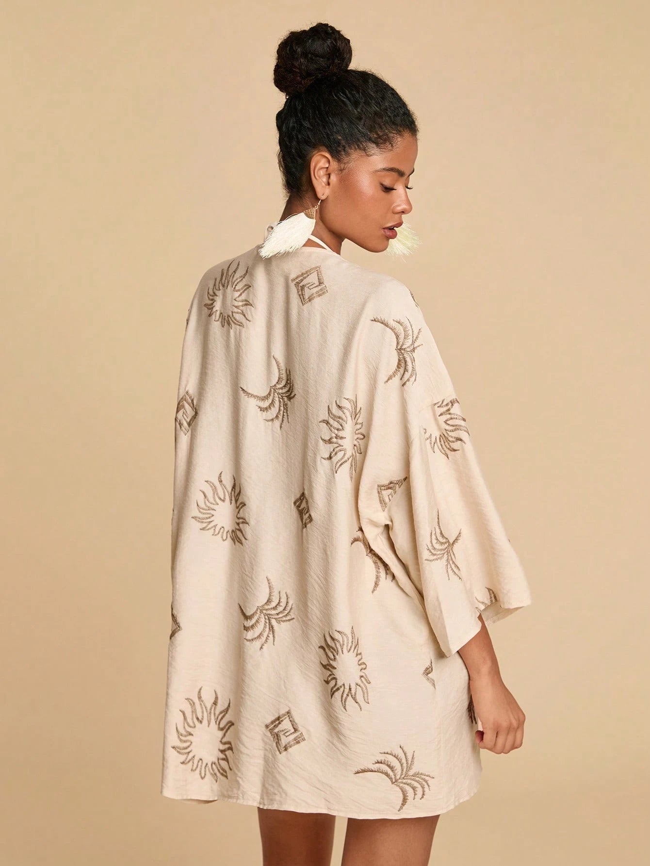 Travachic Women's Embroidered Pattern Long Sleeve Cover Up,Beige,Summer,Boho,Beach,Holiday,Holiday,Bohemian,Elegant,Vacation,Western Style,Flower,Graphic,Casual