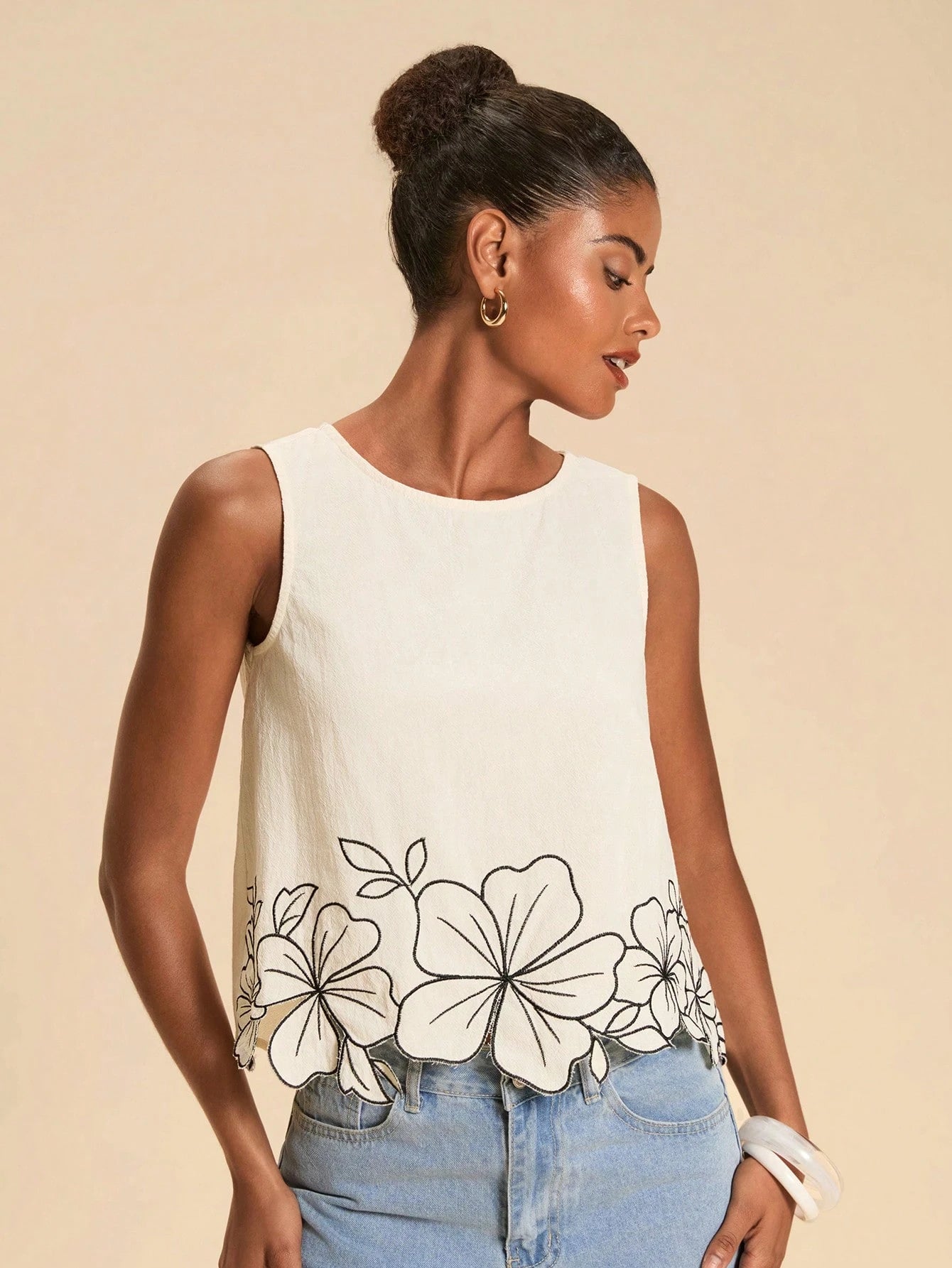 Travachic Women's Floral Embroidered Round Neck Sleeveless Top For Vacation Brunch Tea Party Black White Polka Dot Summer Minimalist Elegant