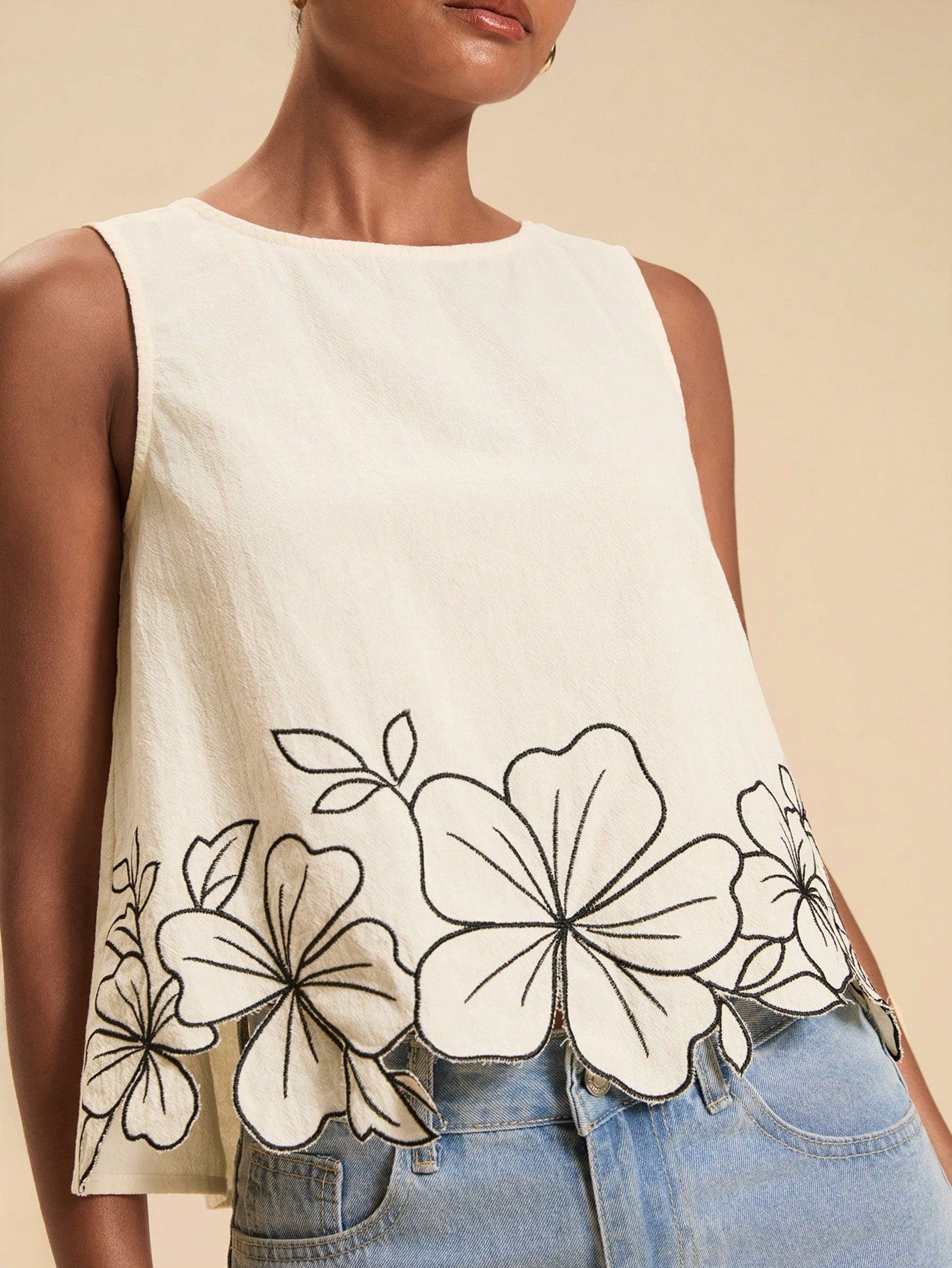 Travachic Women's Floral Embroidered Round Neck Sleeveless Top For Vacation Brunch Tea Party Black White Polka Dot Summer Minimalist Elegant