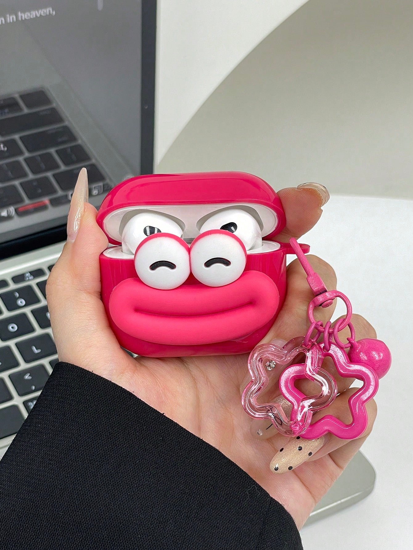 Ugly Cute Interesting Pink 3D Big Eye Mouth Design Bluetooth Earphone Case 1 Pc Protective Case + Flower Hook Lanyard Strap Compatible With Apple S1/S2, Pro 2/3, 4 Spring Gift