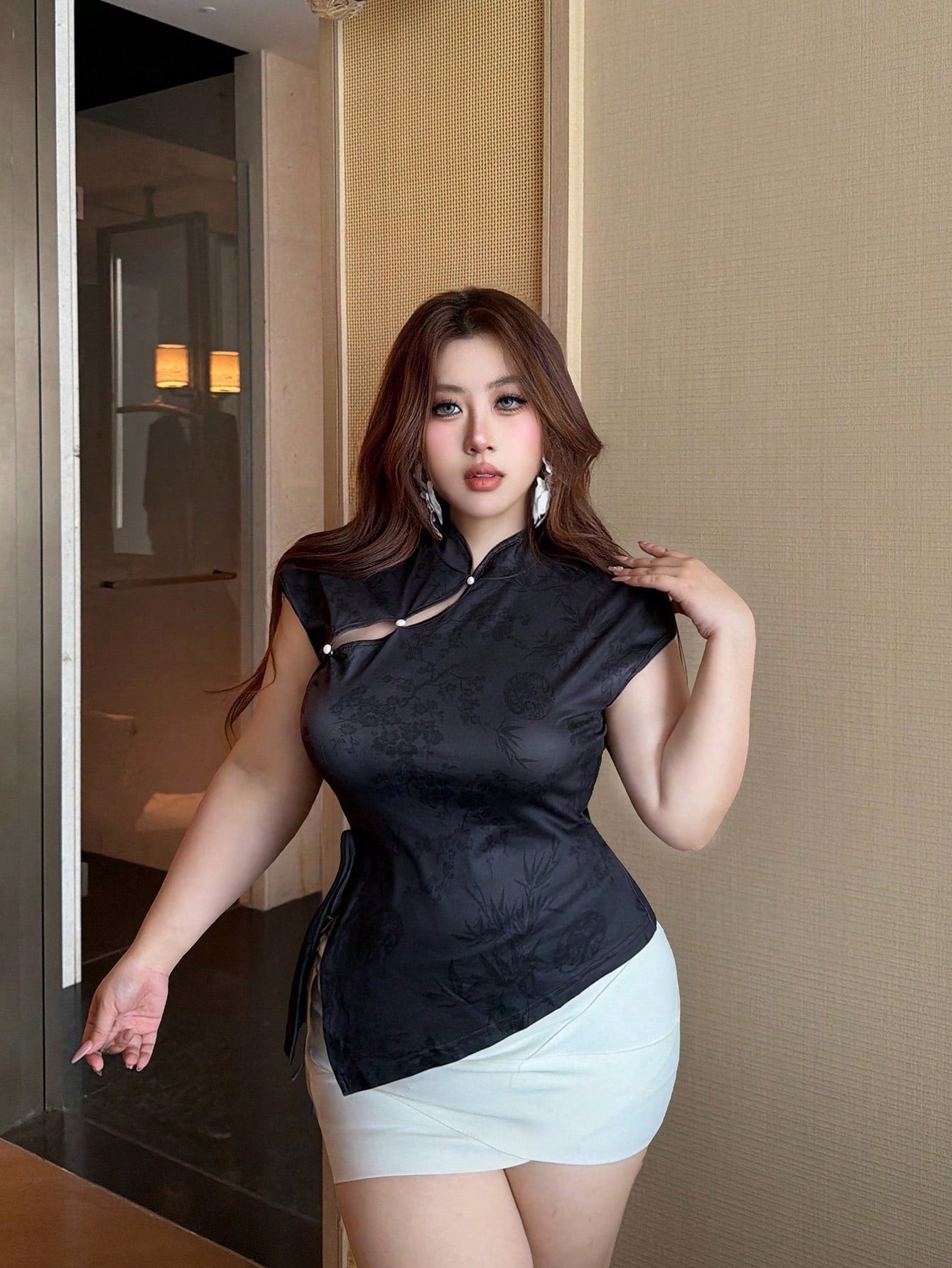 Vibekara Plus Size Women's Button Design Dark Style Cheongsam Collar T-Shirt