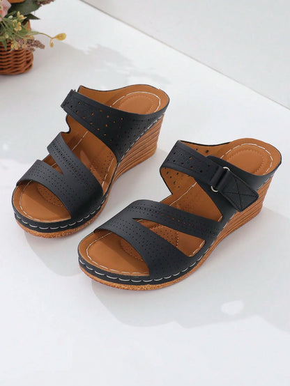 Women's New Summer Casual Retro Hollow Out Versatile Fashion Non-Slip Breathable Black Sandals, Buckle Hook And Loop Platform Wedge Mid-Heel Slippers, Fashionable Lightweight Breathable Women Shoes