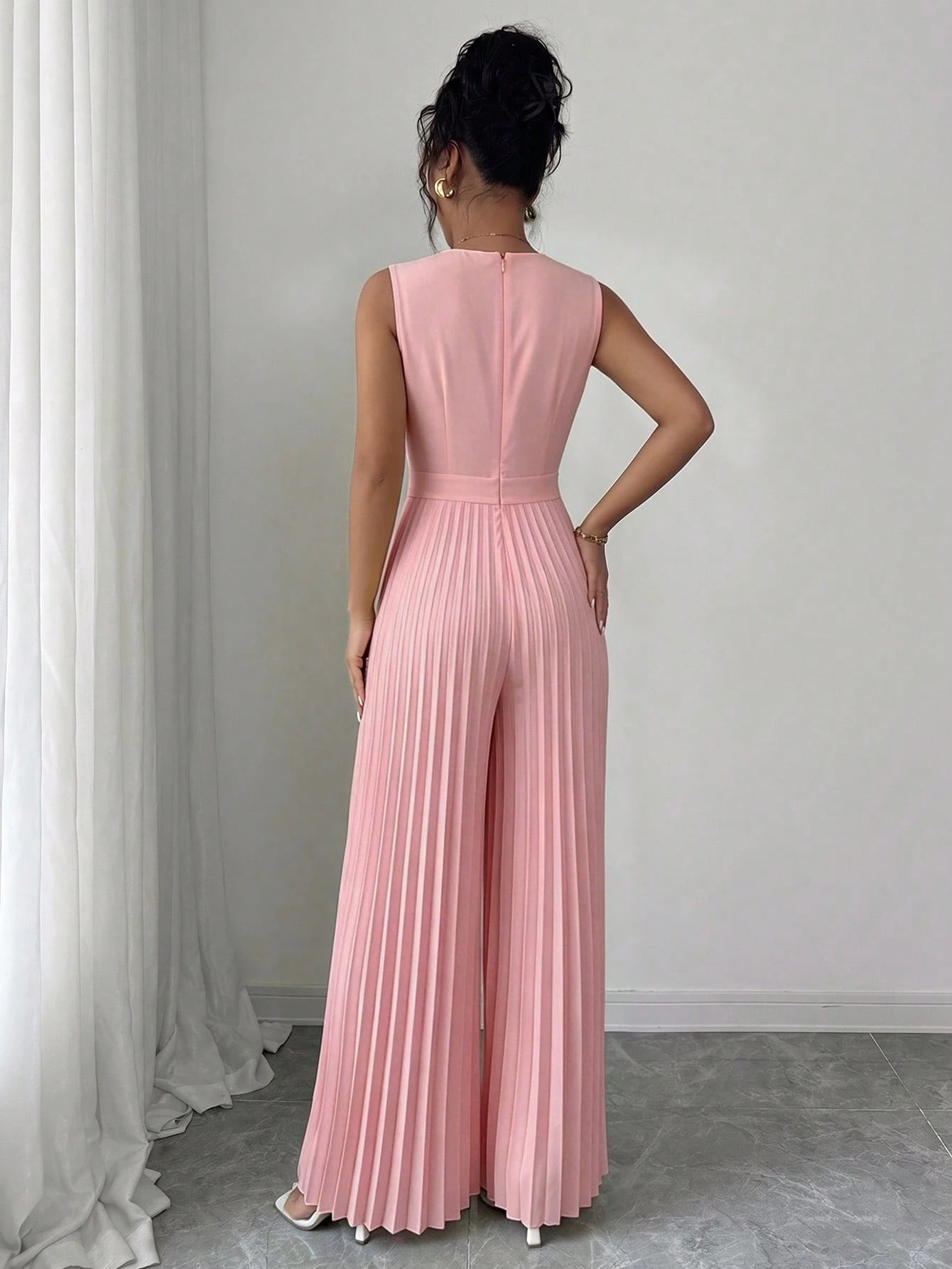 Women's Spring/Summer Elegant Commuter Yellow V-Neck Sleeveless Metal Buckle Pleated Ruched Waist Fitted Slim Jumpsuit