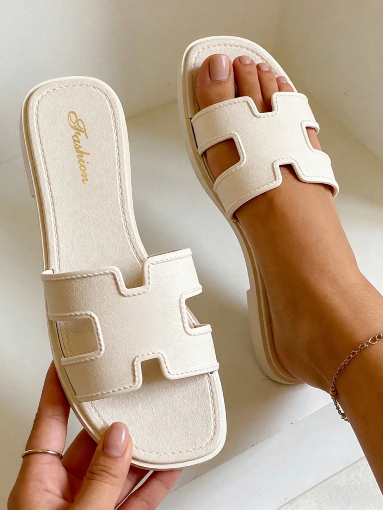 Women's Summer Sandals H-Strap Design White Flats Women's Vacation Sandals Women's Flat Sandals White Sandals House Shoes Elegant Women's Sandals Teacher Women's Clogs Beach Shoes Beach Essentials Mil