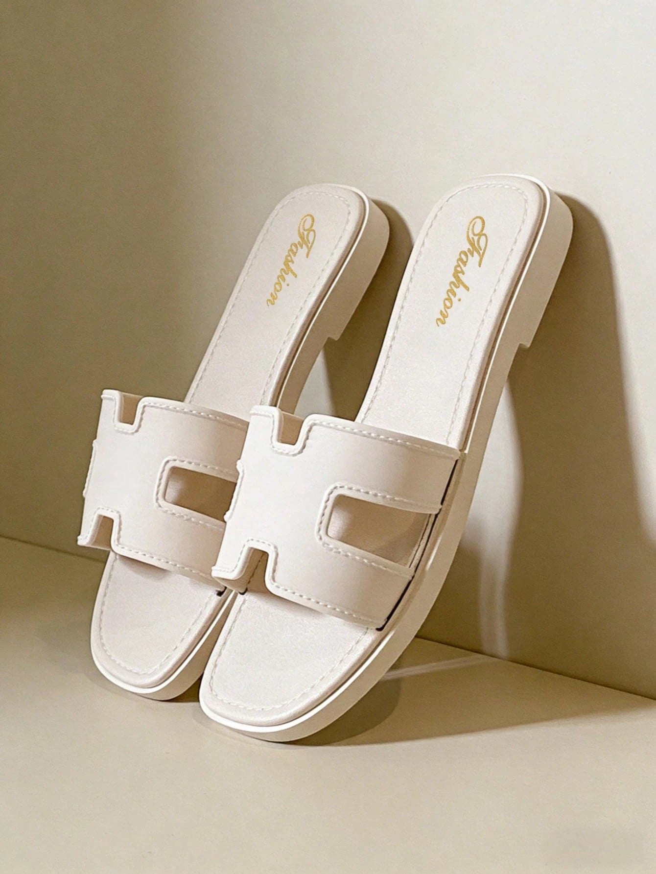 Women's Summer Sandals H-Strap Design White Flats Women's Vacation Sandals Women's Flat Sandals White Sandals House Shoes Elegant Women's Sandals Teacher Women's Clogs Beach Shoes Beach Essentials Mil