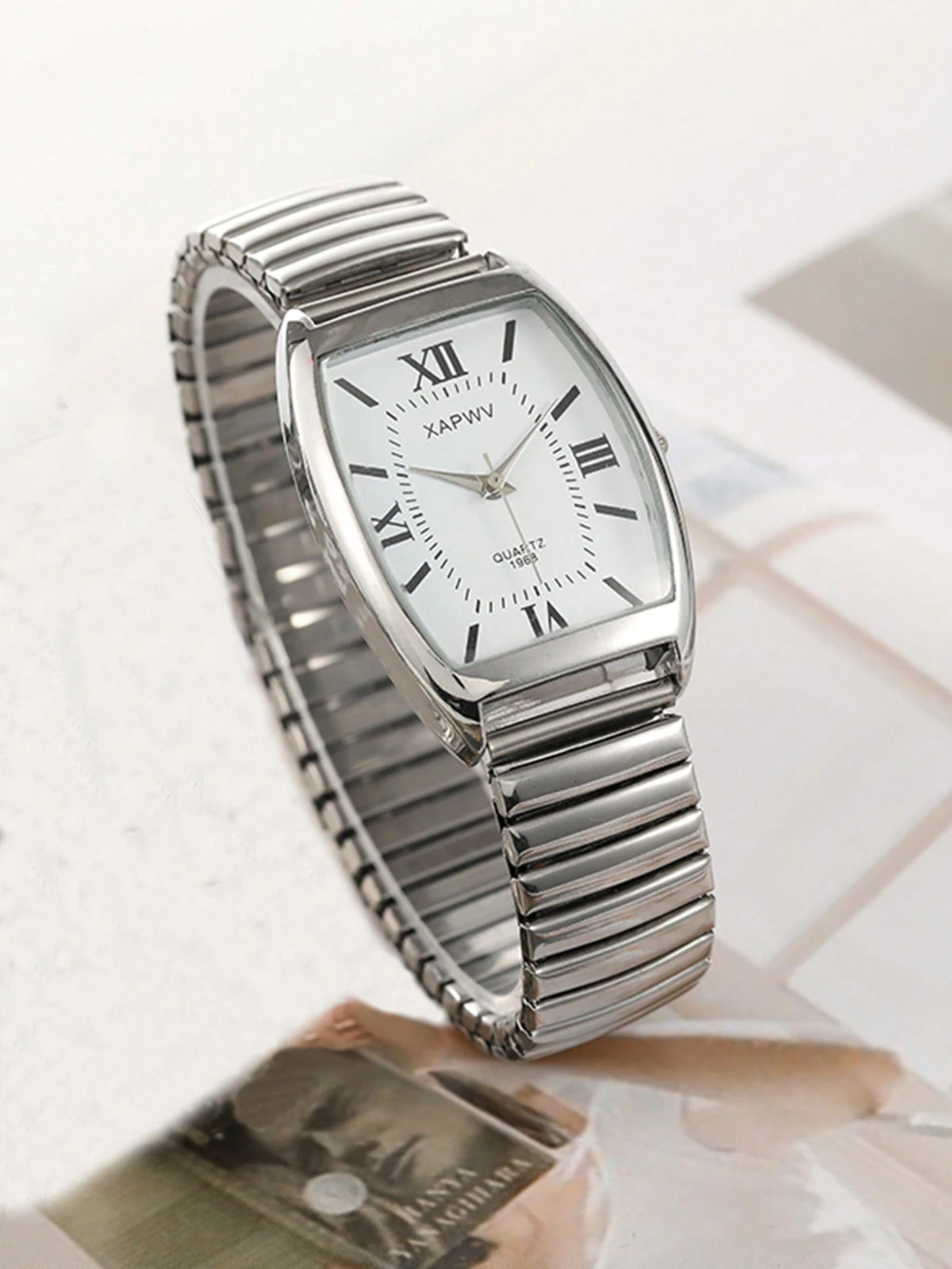 XAPWV 1pc Vintage Women's Elastic Band Fashion Barrel Shaped Minimalist & Elegant Quartz Watch